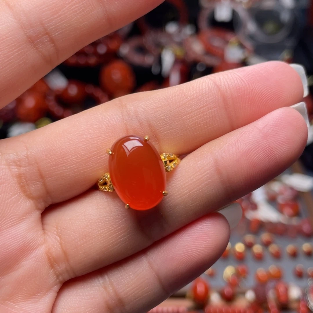 南红玛瑙银S925镶嵌原矿冰红耳钉