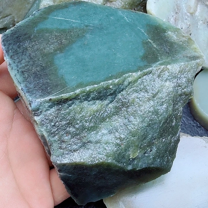 未镶嵌和田玉（糖玉）珠宝奇石