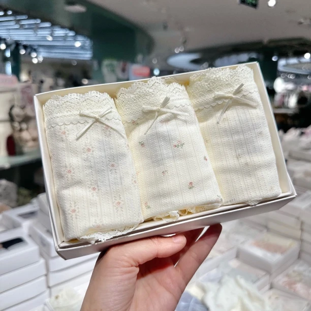（3条）夏季薄款小花蕾丝边中腰三角裤10A抑菌女内裤85-125斤中腰