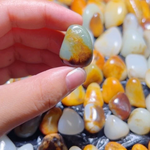 和田玉（子料）未镶嵌颈饰13.6克