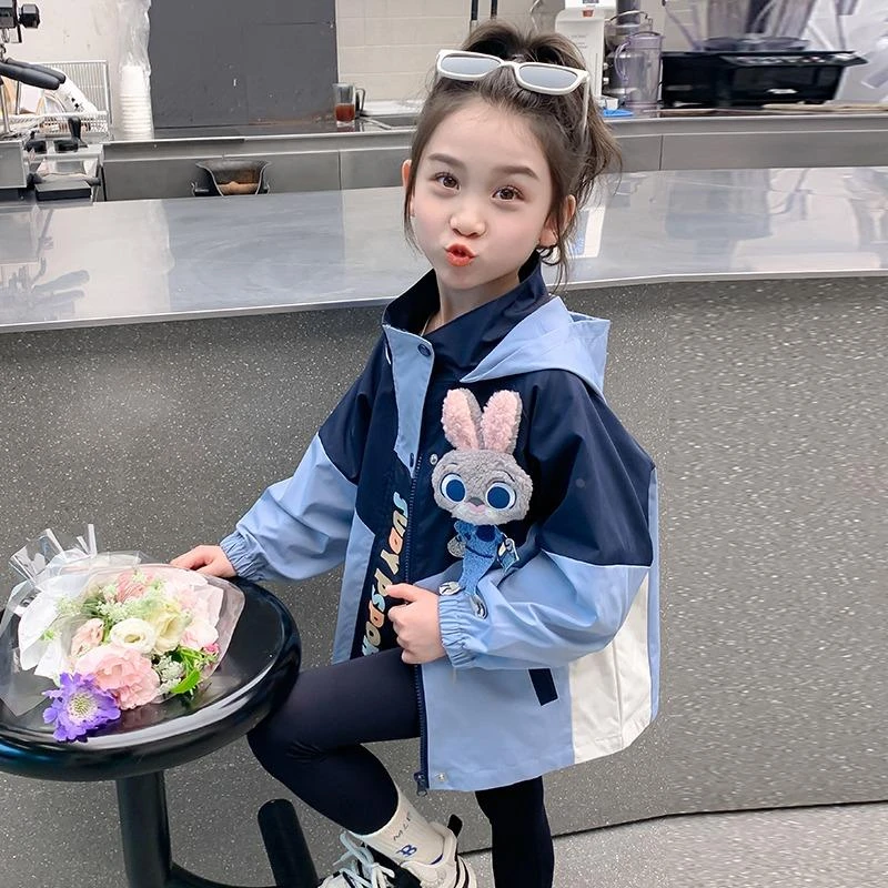 女童外套秋季2024新款女宝宝洋气时髦夹克儿童秋装休闲连帽冲锋衣