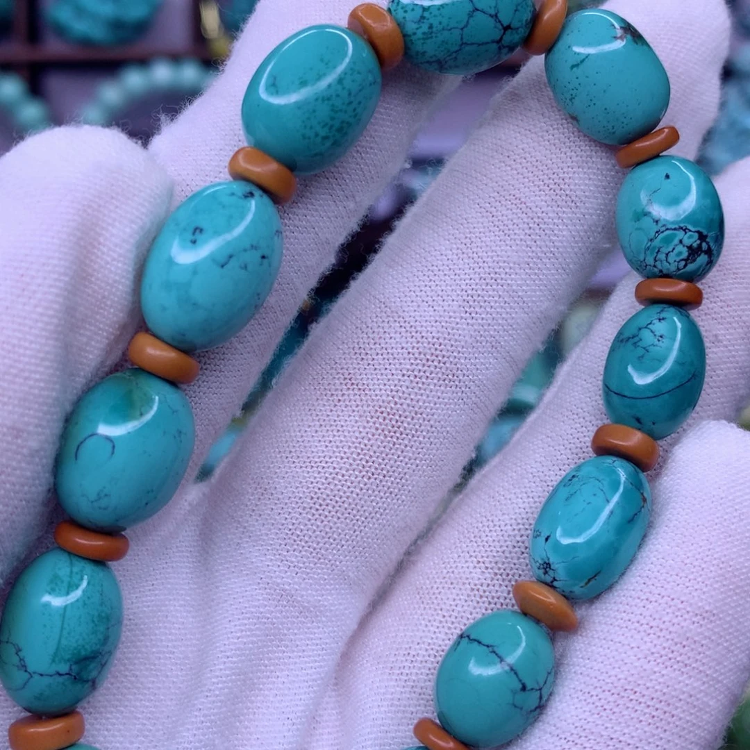 绿松石未镶嵌颈饰肉***人