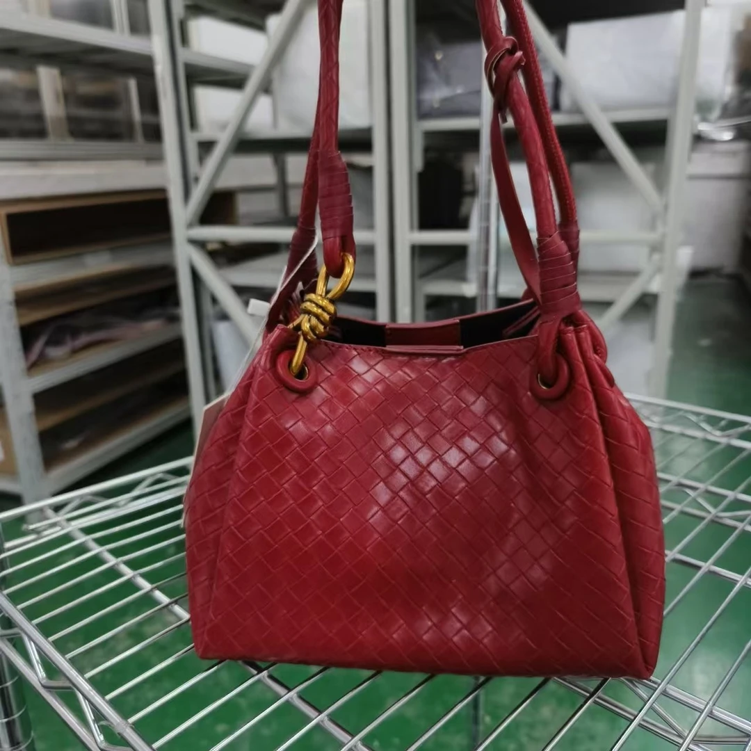 时尚新款真皮女包降落伞 0160 红色