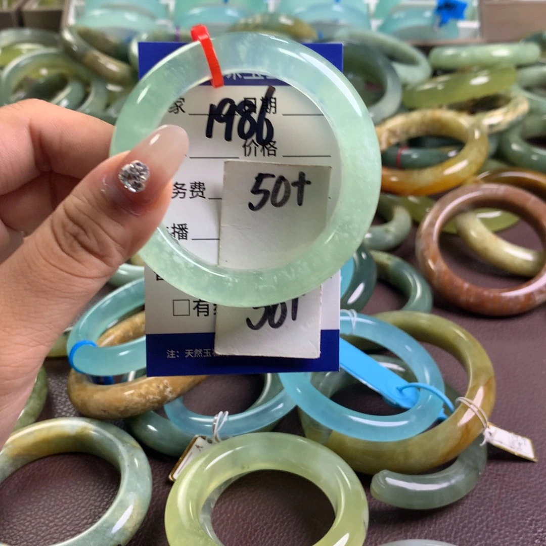 未镶嵌蛇纹石玉手镯1986