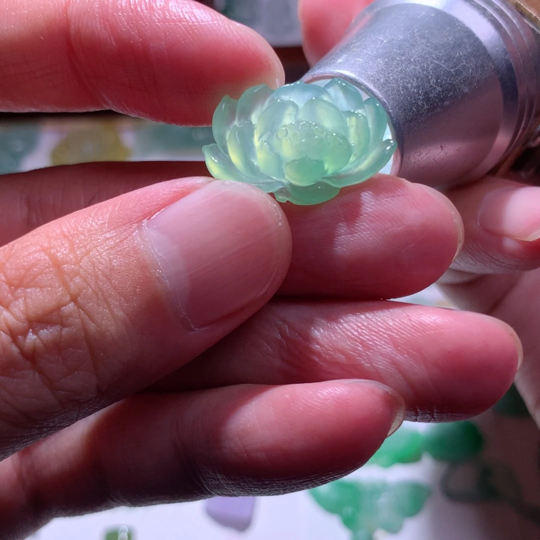 定制翡翠未镶嵌莲花