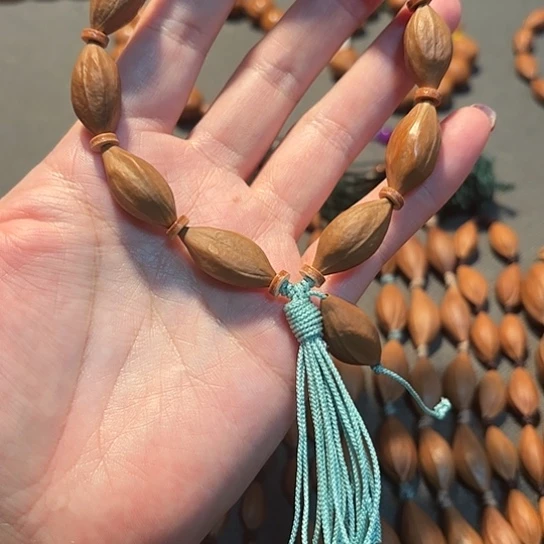 籍***瑞1.1小柳叶手串款10粒