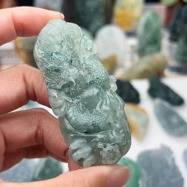 定制翡翠未镶嵌龙