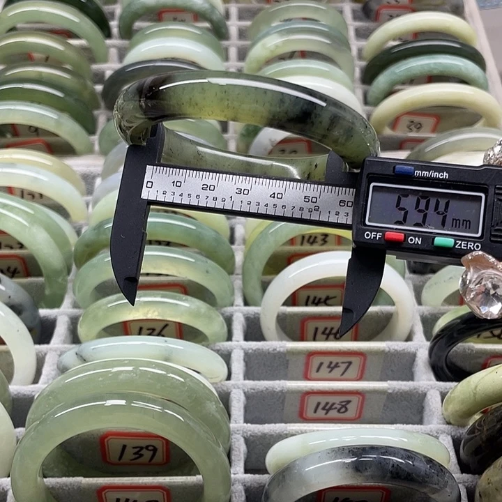 蛇纹石玉未镶嵌手镯146