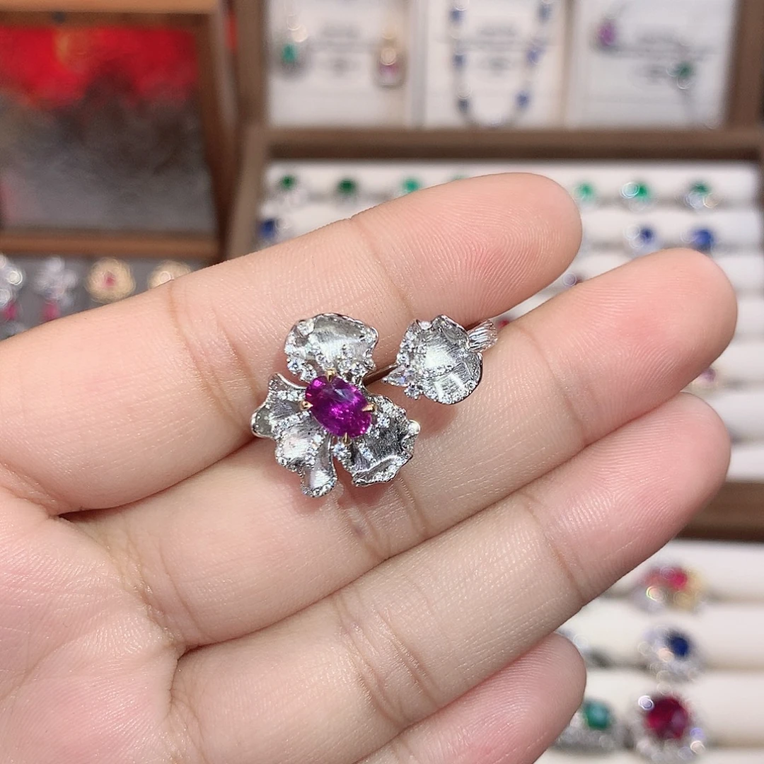 彩色蓝宝石戒指18K金镶嵌1.07ct/七天无理由