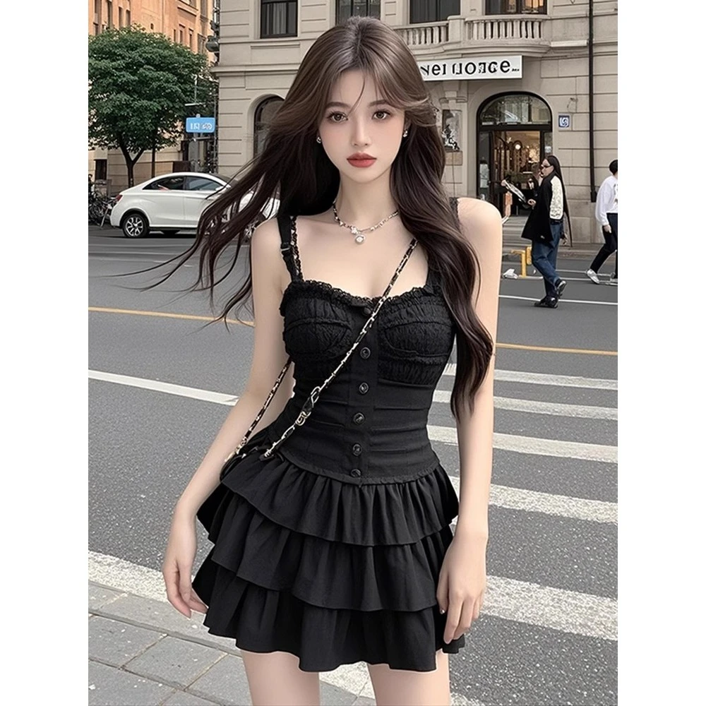 2025黑色低领蕾丝吊带连衣裙女夏季收腰千金名媛时尚精致短裙子