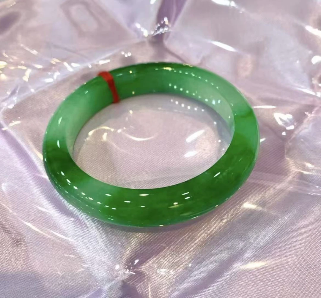 天然翠满绿圆形飘绿精美