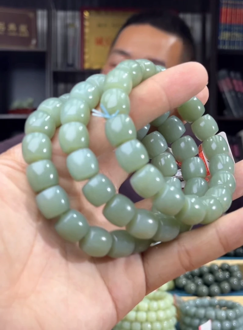 纯天然和田玉14年新疆且末料正蓝12多样性发其一