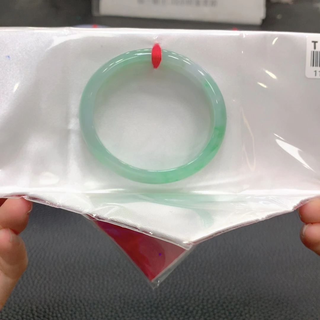 翡翠未镶嵌手镯10