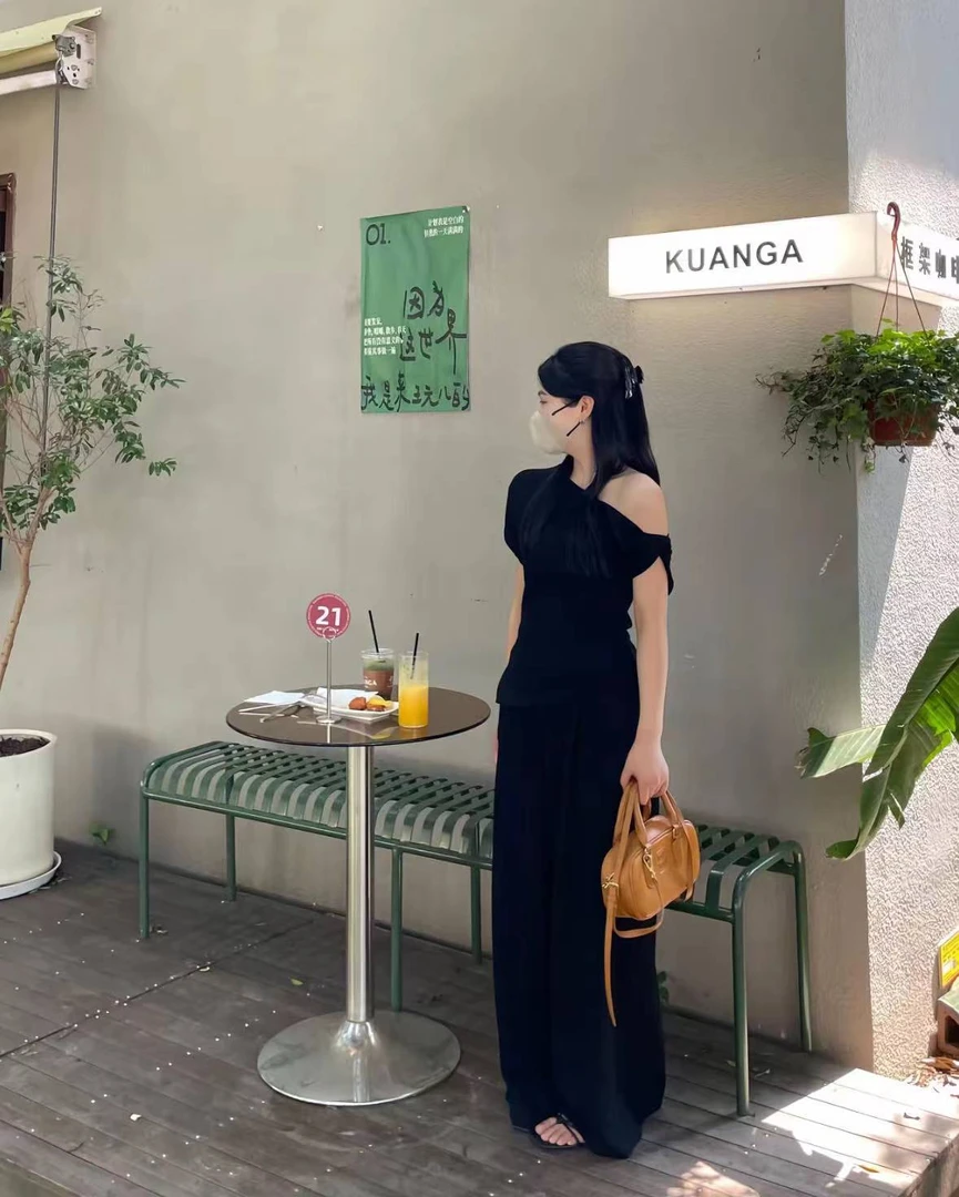 收腰露肩短袖T恤+高腰松紧阔腿休闲裤套装