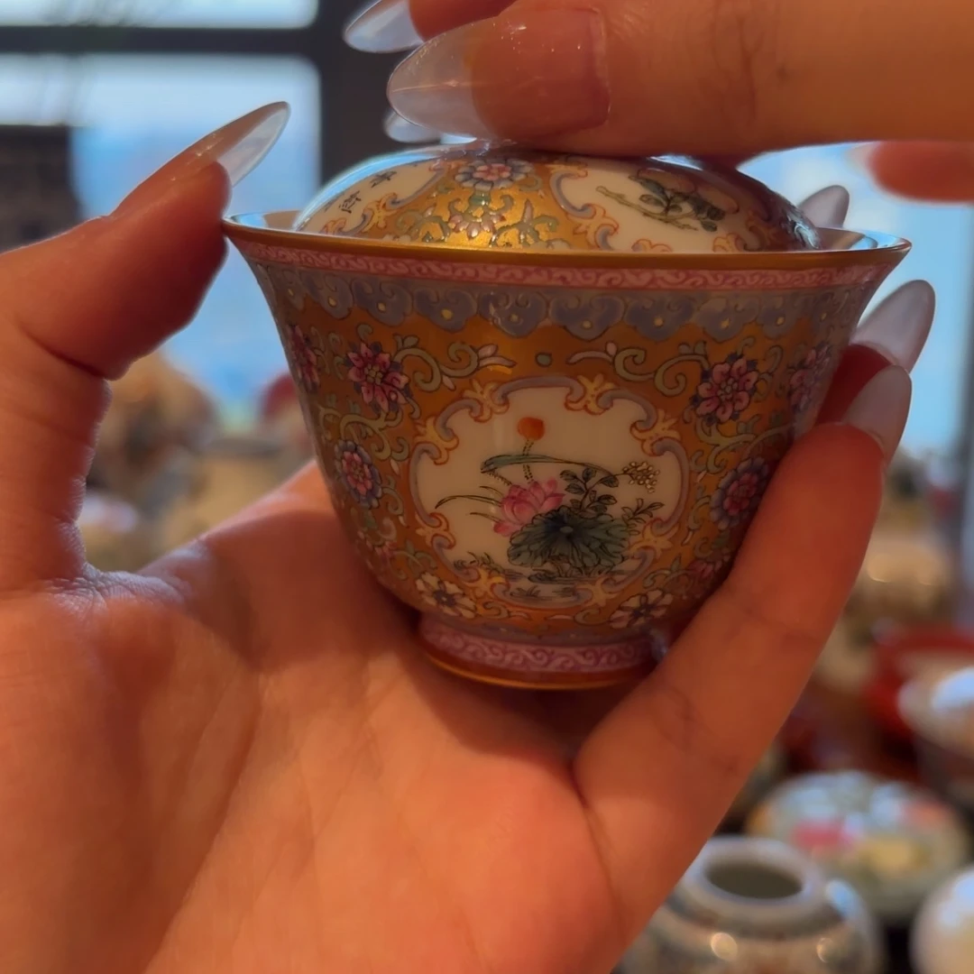 金地开窗花鸟小盖碗