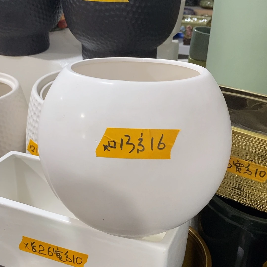 摆件陶盆有孔 瑕疵介意勿拍