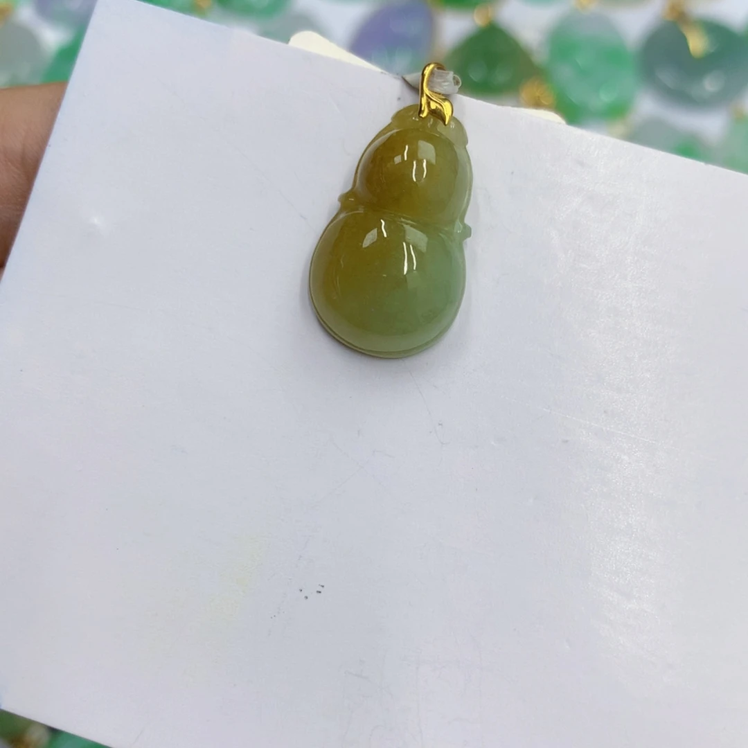 颈饰18K金镶嵌翡翠翡翠