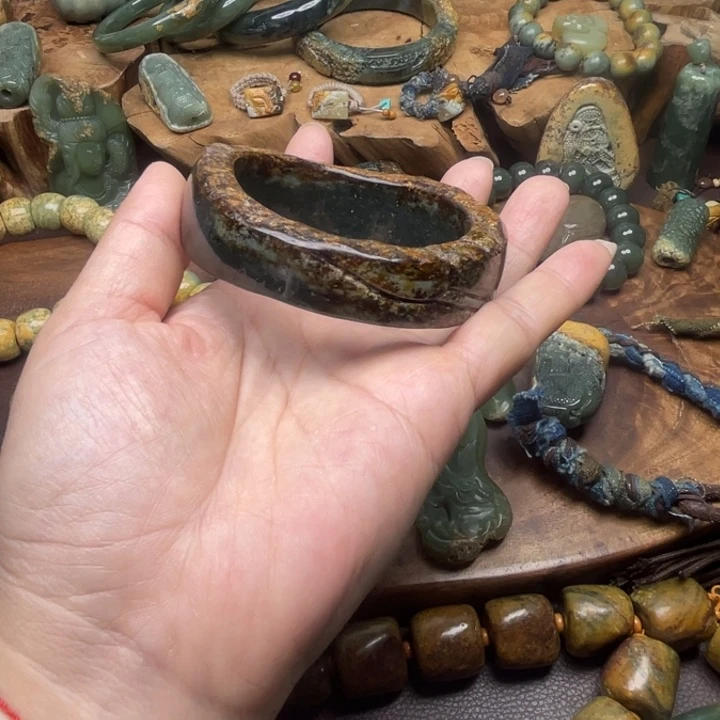京***物岫岩河磨玉（透闪石质玉）未镶嵌珠宝奇石