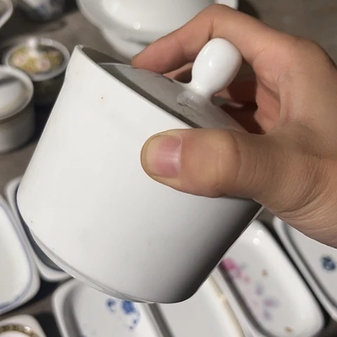 陶瓷大炖盅一个陶瓷