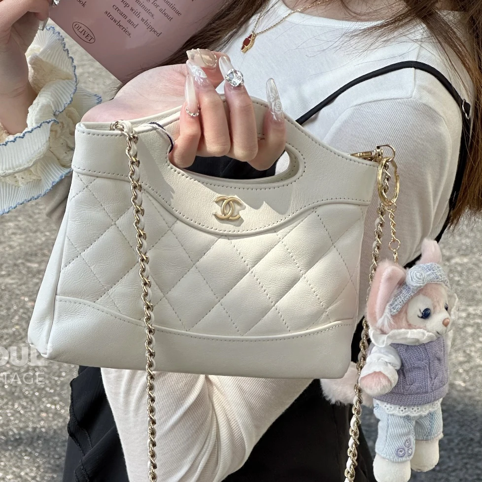 95新 Chanel/香奈儿 青奢荟/白色31bag nano斜挎包/81236