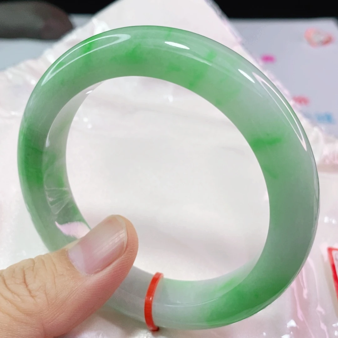 翡翠手镯未镶嵌谭**果5758圈口