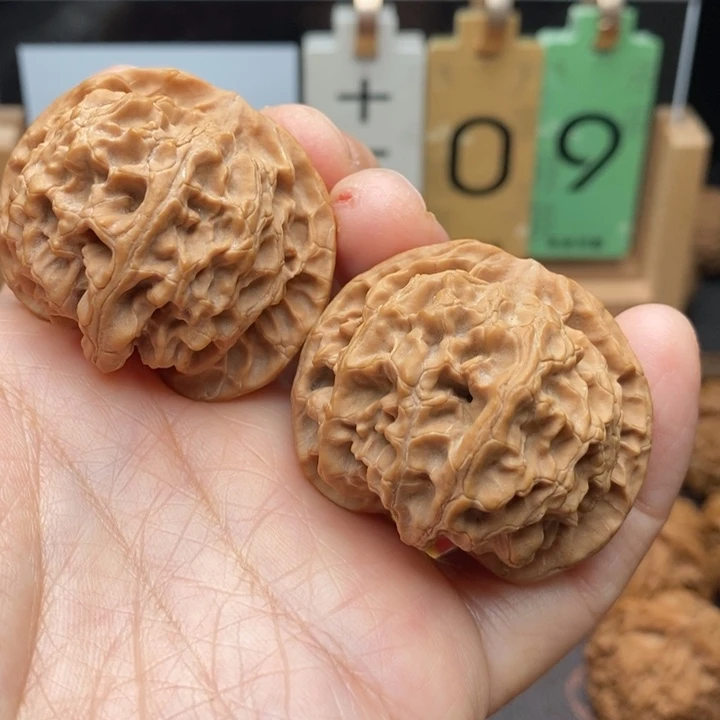 山***川文玩核桃把件苹果园44