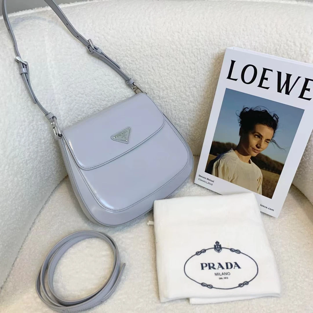 99新 Prada/普拉达 壹臻/矢车菊蓝亮面Cleo / 79971520