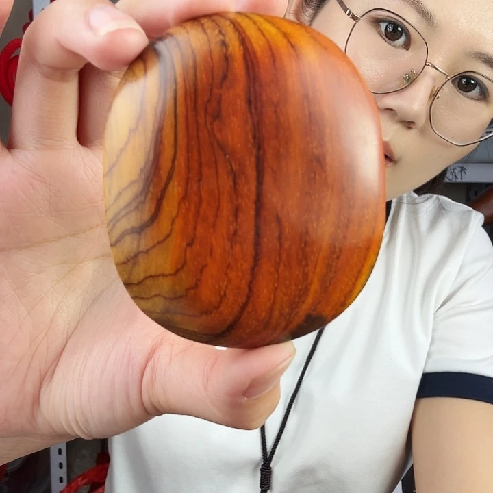 非洲紫檀（红花梨）微凹富甲手把件