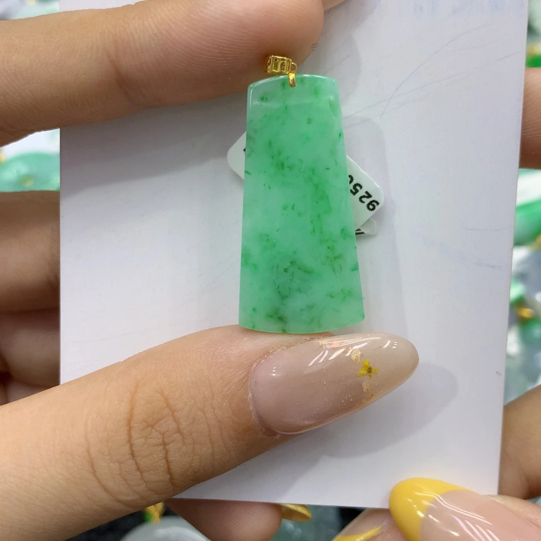 颈饰18K金镶嵌翡翠翡翠