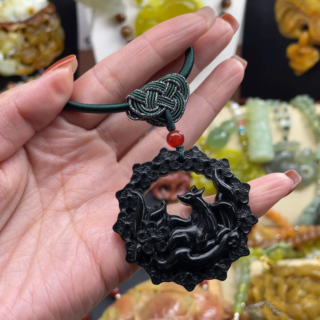 未镶嵌蛇纹石玉颈饰