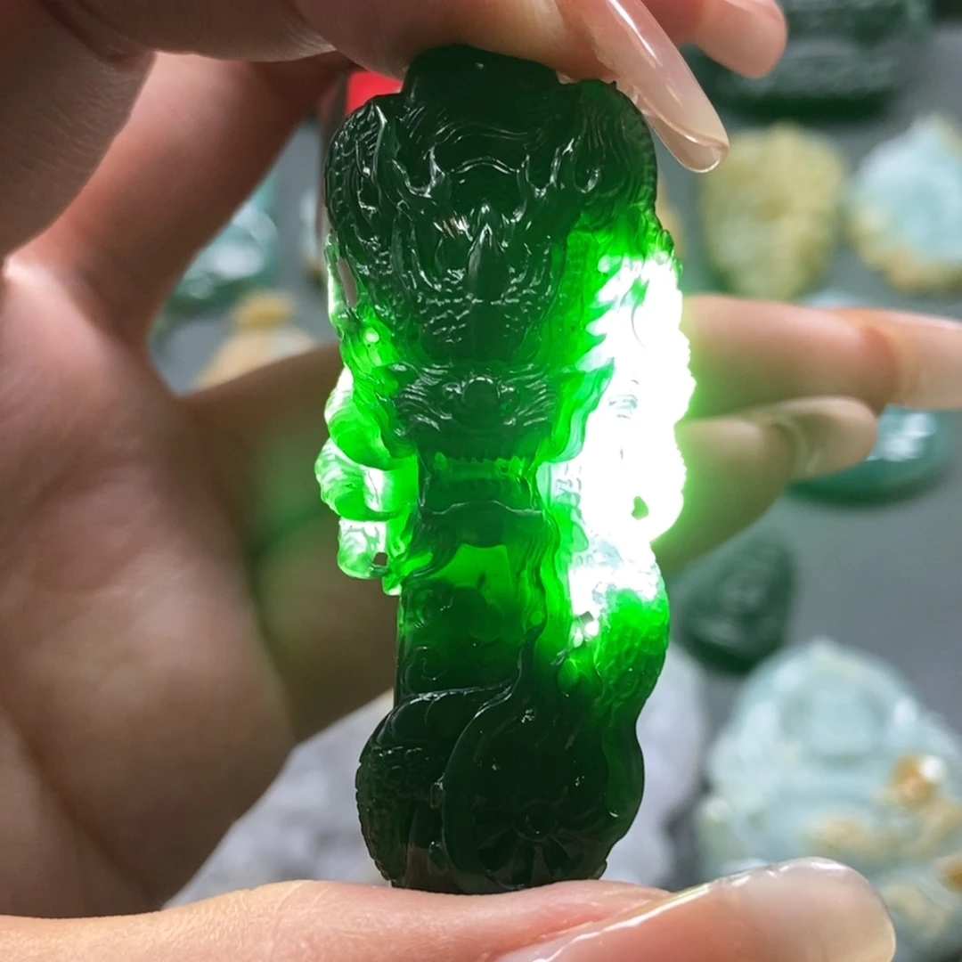 定制翡翠未镶嵌龙柱T