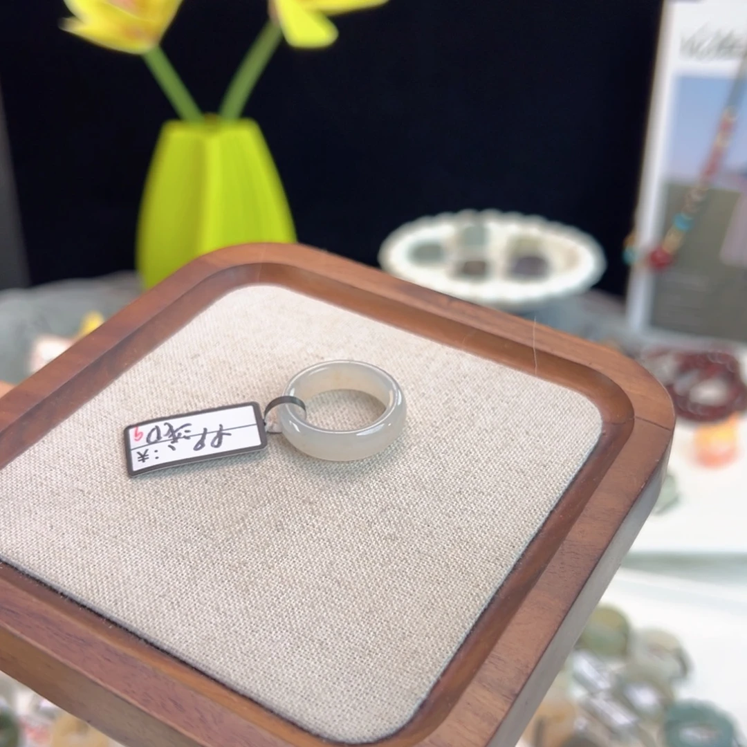 和田玉（糖玉）未镶嵌戒指N109冰白圆条直径17.3不退换