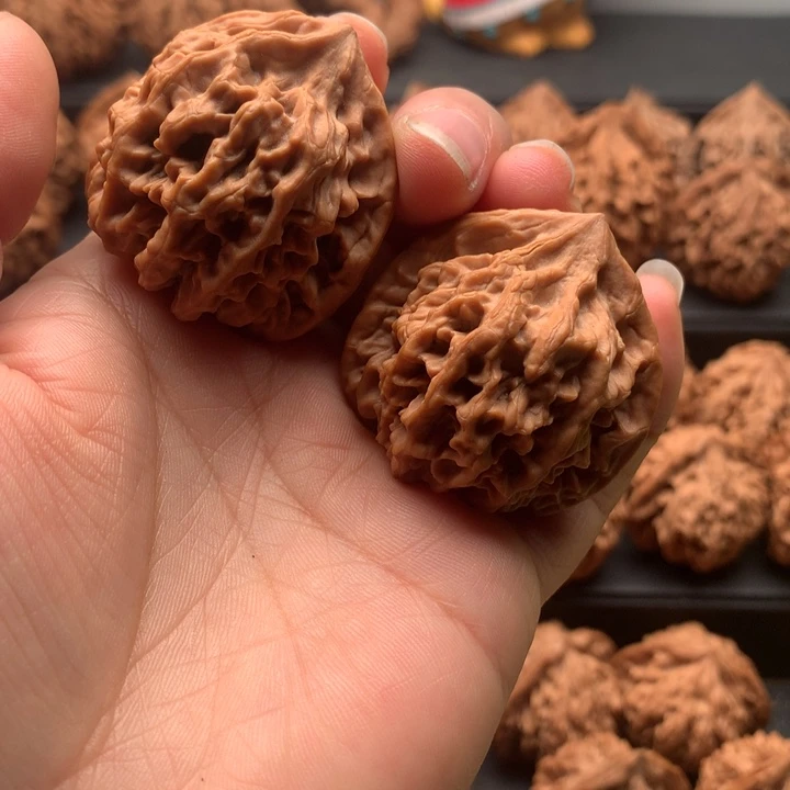 吊坠文玩核桃秦岭山脉野生核桃官帽