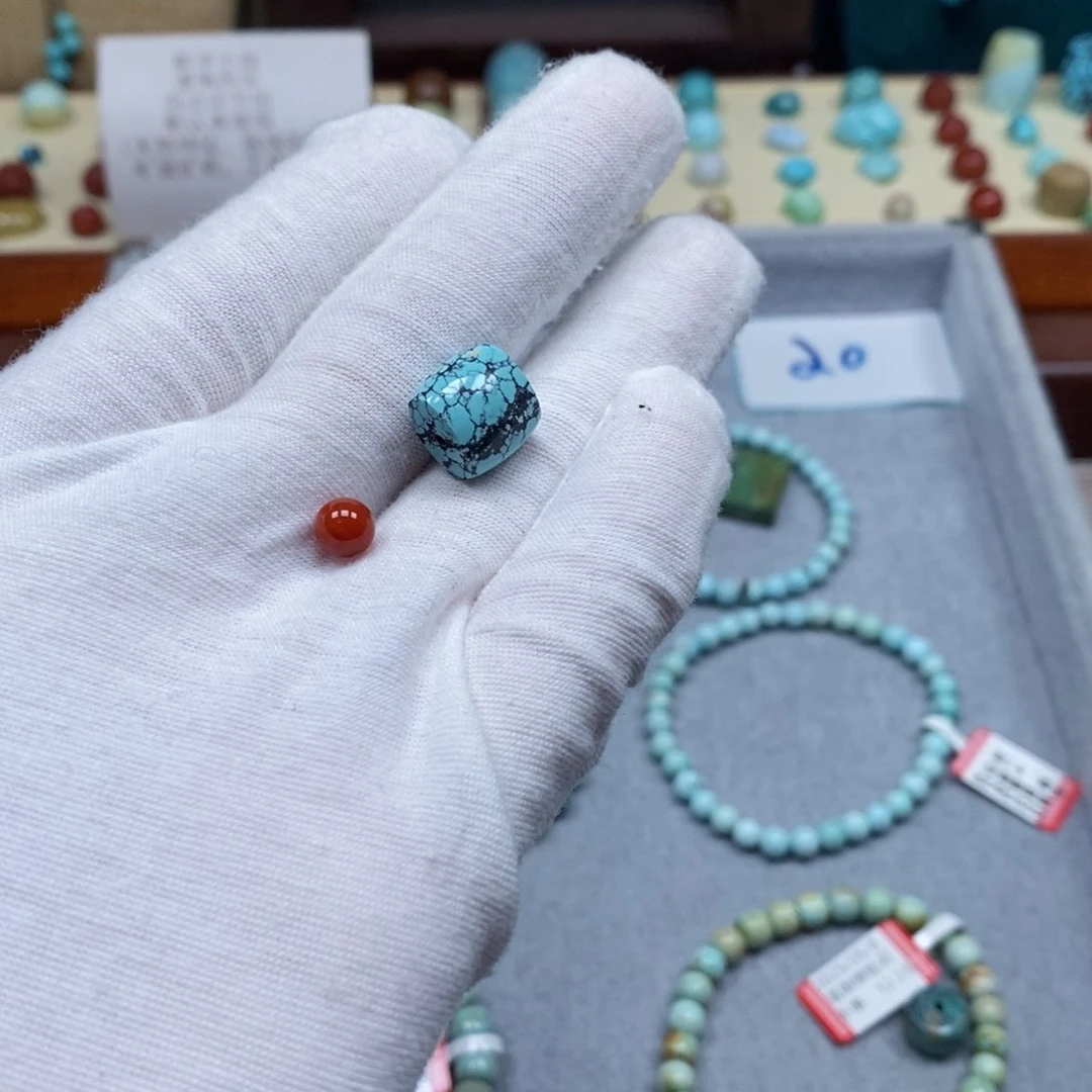 南红玛瑙配饰未镶嵌