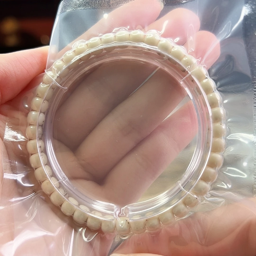 星月菩提手串Fqh6*5玉化粉冰 百分之80留白 细小星