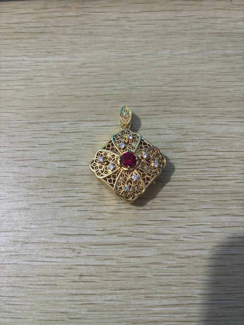 吊坠 高端定制，经其百搭设计色彩缤纷精美绝伦