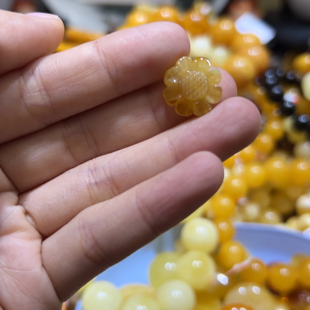 琥珀珠宝奇石未镶嵌