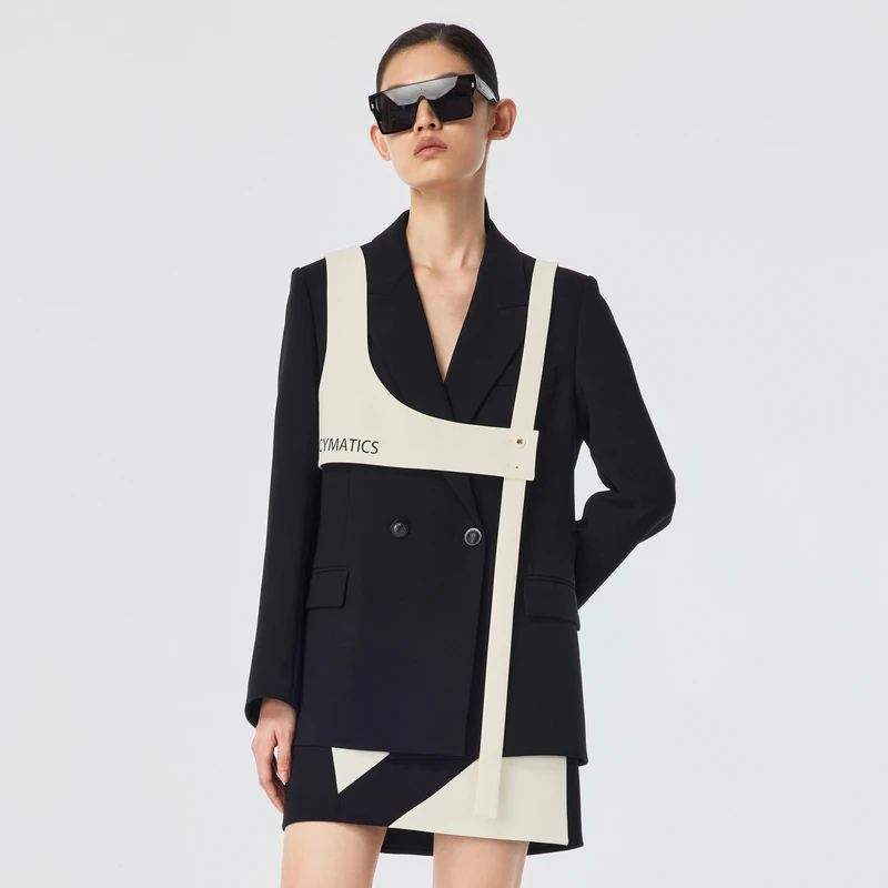 H·GENTEEL荷高 23春新品形象款个性撞色分割设计外套GUD13520593