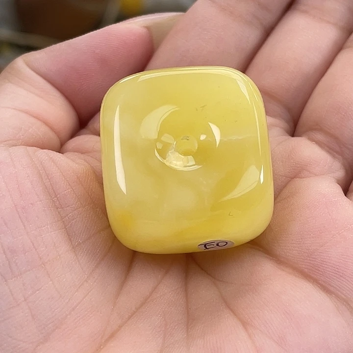 琥珀未镶嵌珠宝奇石琥珀h11