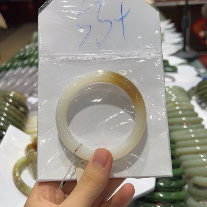 和田玉手镯未镶嵌凌*