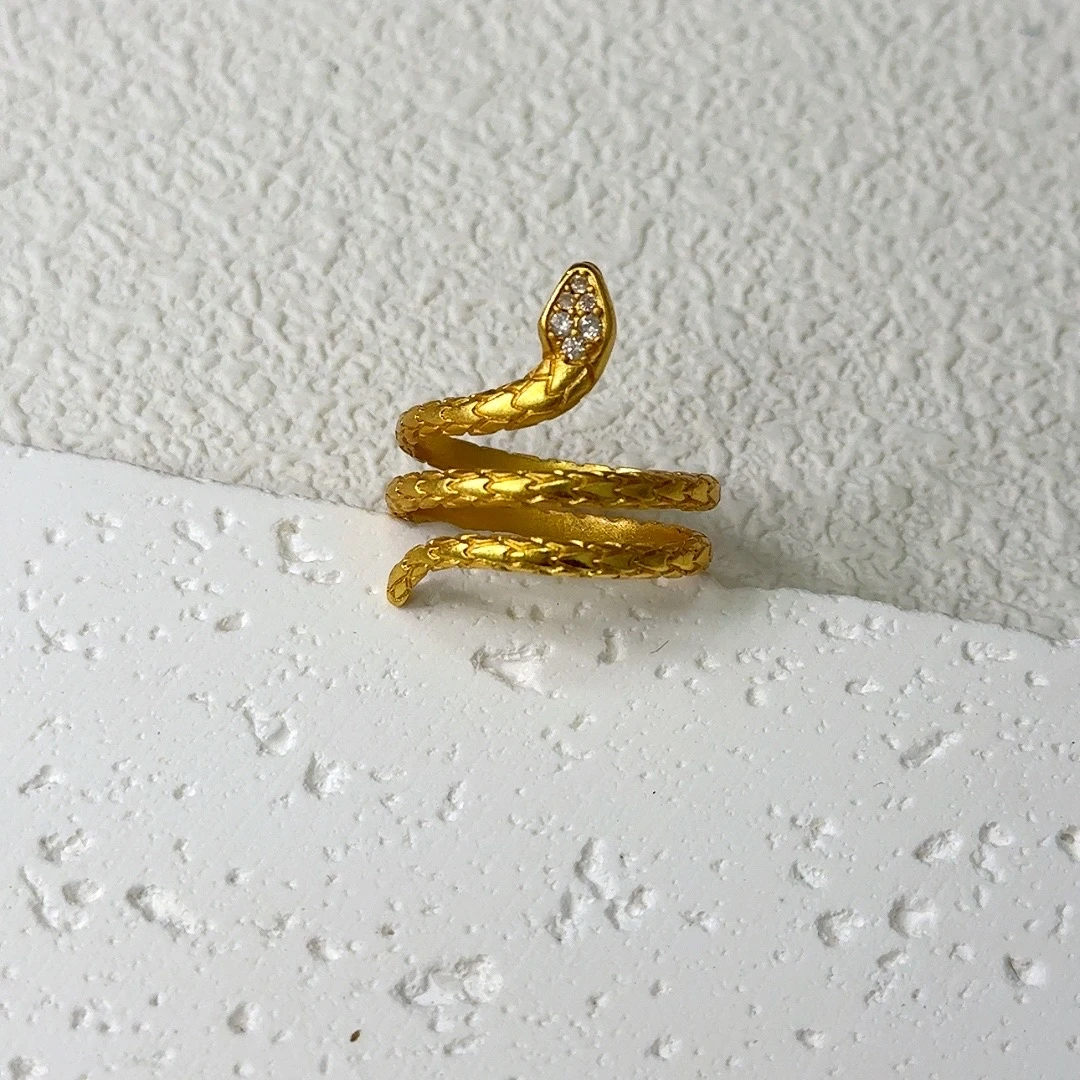 精工灵蛇大圈点钻戒指-402