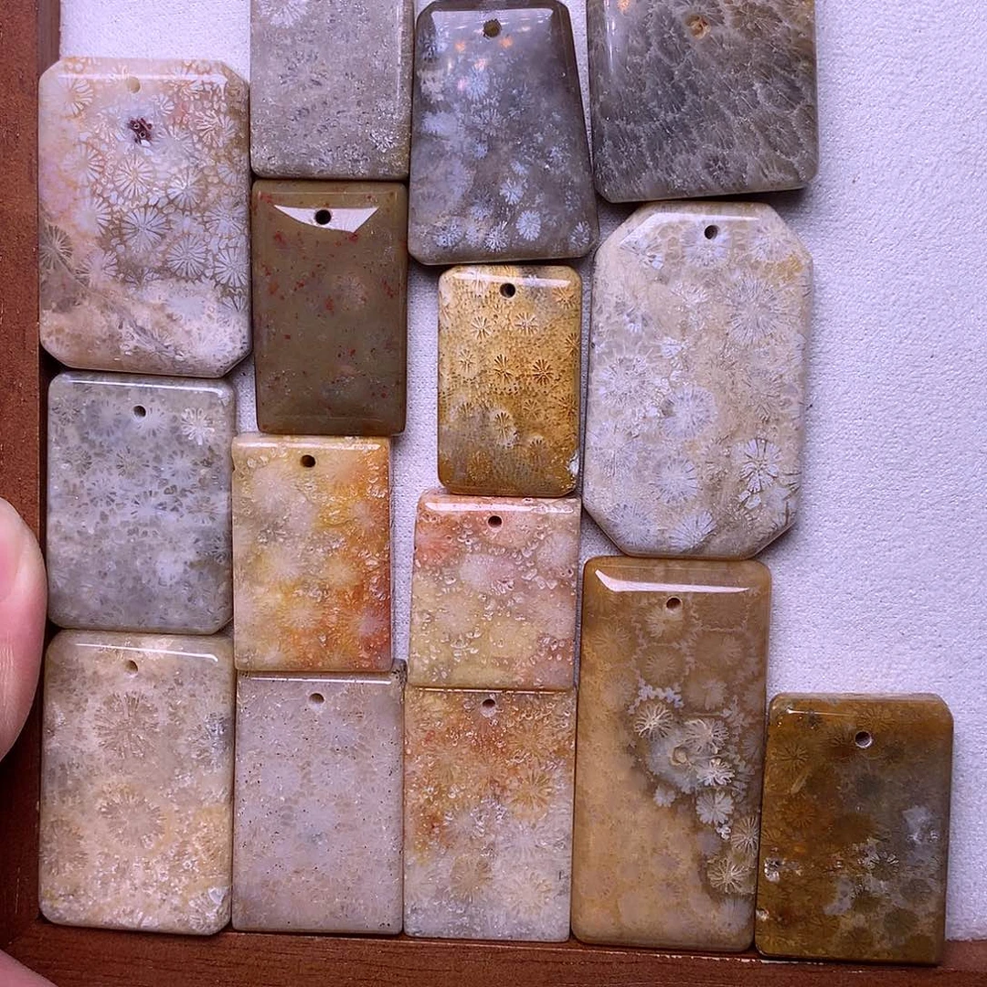 青****硅化玉珠宝奇石合金