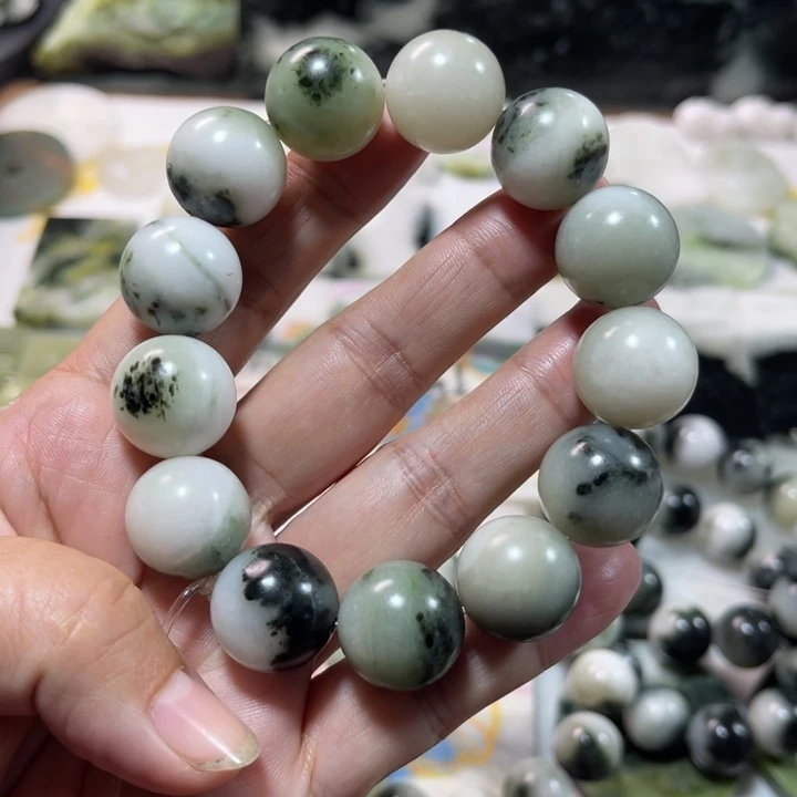 独山玉未镶嵌颈饰卡18