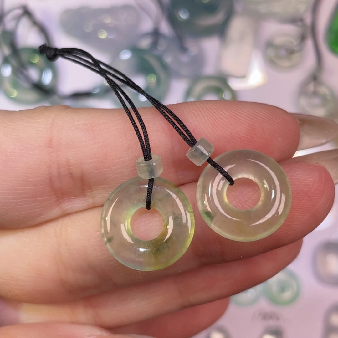 翡翠未镶嵌颈饰裸石