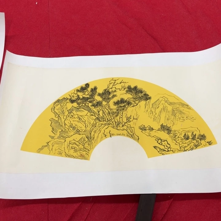 国画花鸟等图案为一体的大型