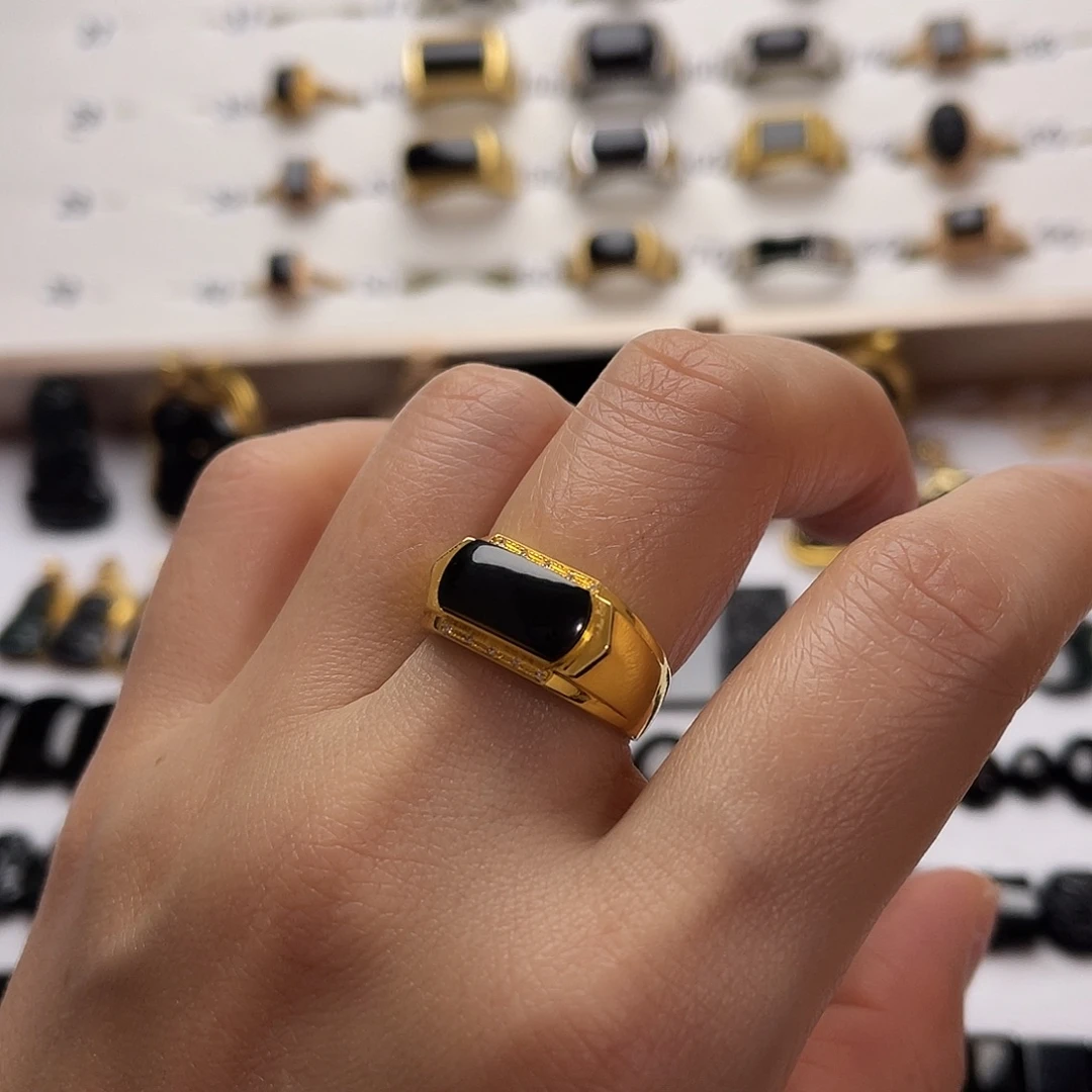 翡翠18K金镶嵌戒指翡翠