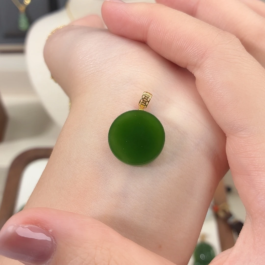 和田玉（碧玉）18K金镶嵌颈饰