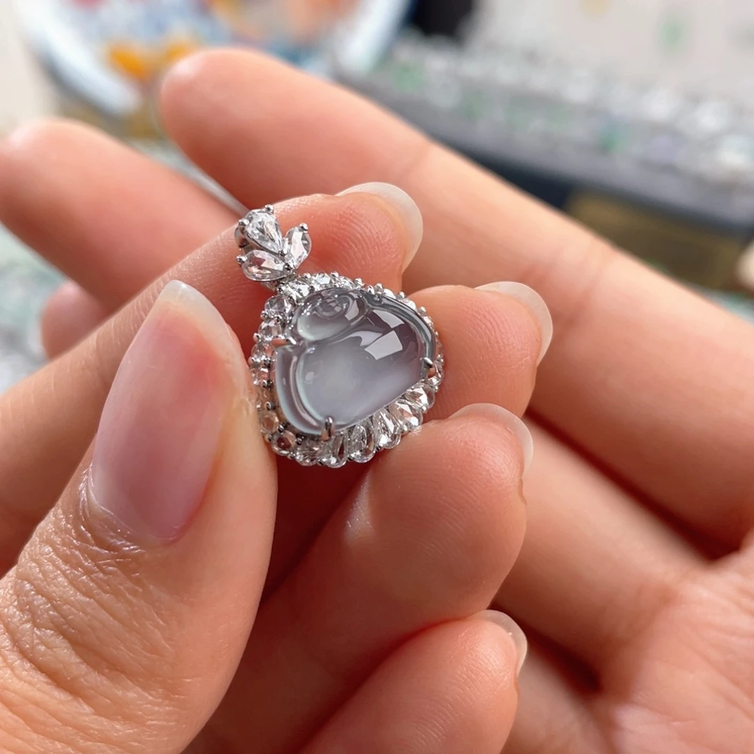 翡翠18K金镶嵌颈饰