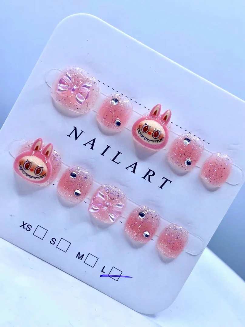 Labubu纯手工可爱卡通潮玩穿戴甲指甲圆穿戴美甲贴片小朋友穿戴甲