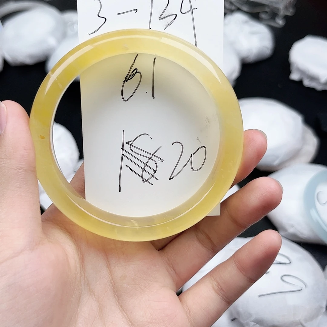 未镶嵌手镯石英质玉3.134